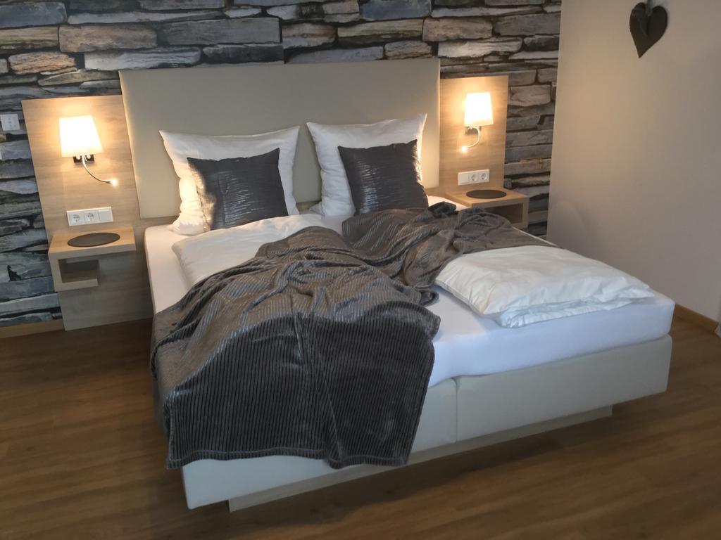 Weingut Bastian Hotell Brauneberg Exteriör bild